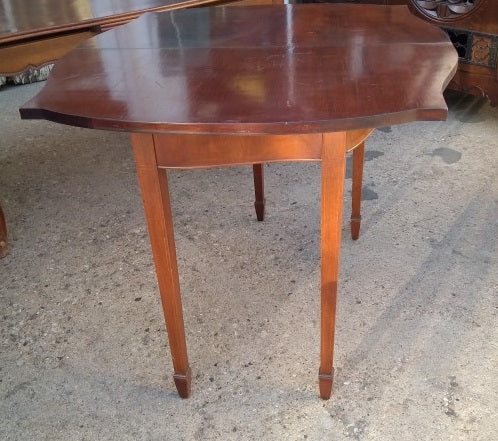 MAHOGANY FEDERAL STYLE FLIPTOP CONSOLE GAME TABLE