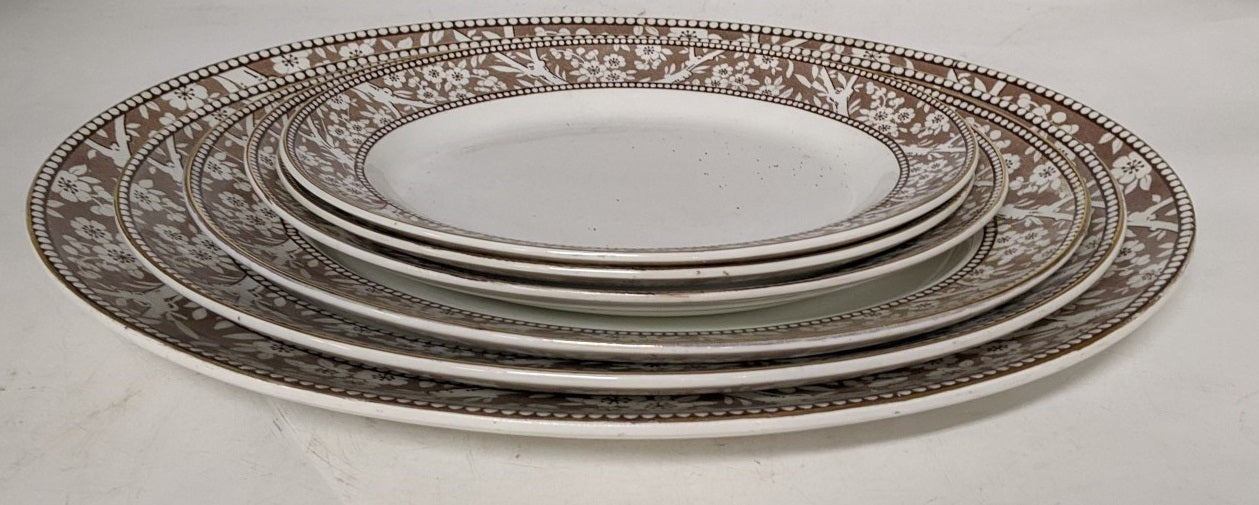 25 PIECES OF WEDGEWOOD HAWTHORN BROWN PATTERN CHINA