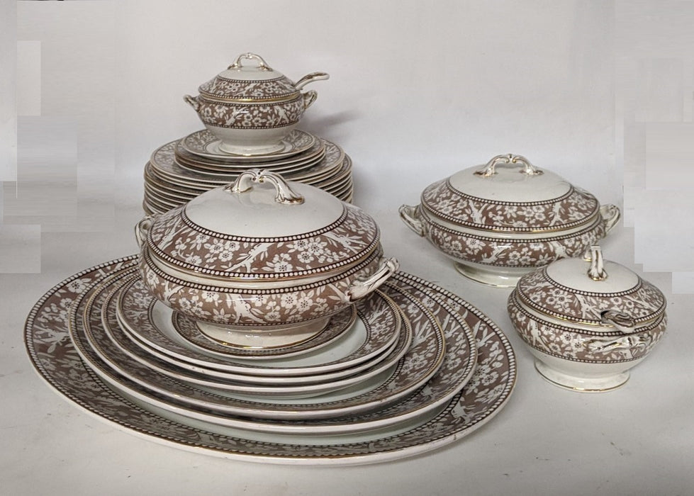 25 PIECES OF WEDGEWOOD HAWTHORN BROWN PATTERN CHINA