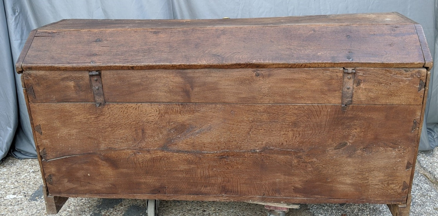 18TH CENTURY OAK CHIP CARVED FLEMISH DOMED COFFER