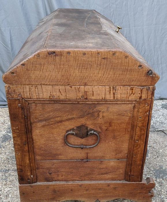 18TH CENTURY OAK CHIP CARVED FLEMISH DOMED COFFER