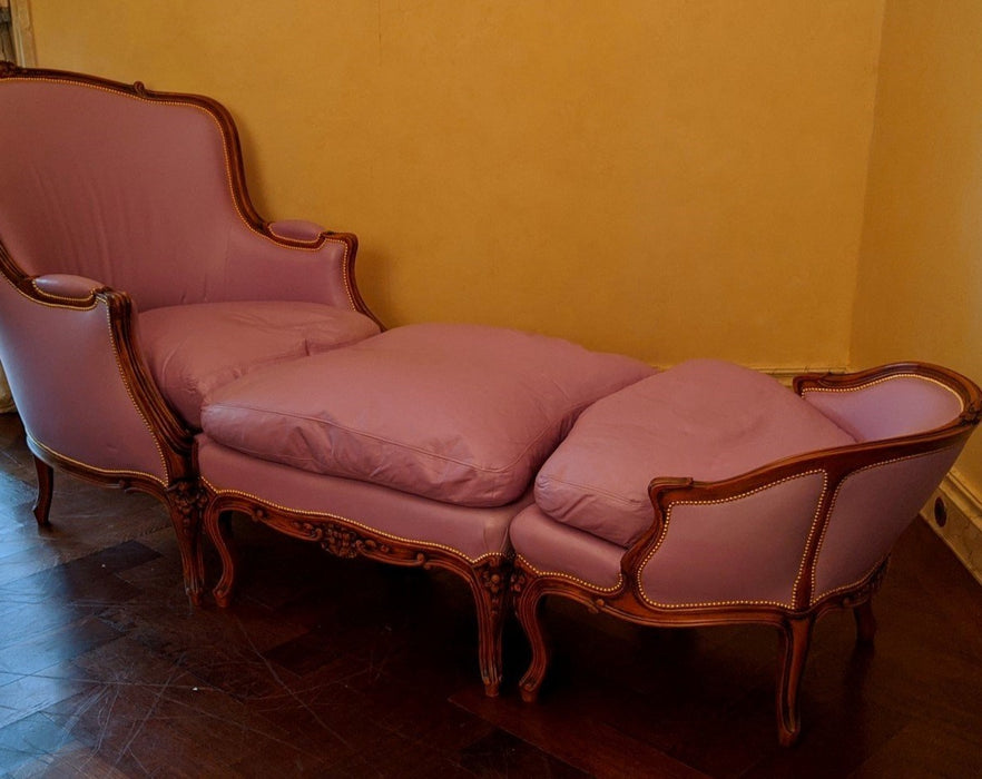 LOUIS XV RECAMIER WITH LEATHER UPHOLSTERY
