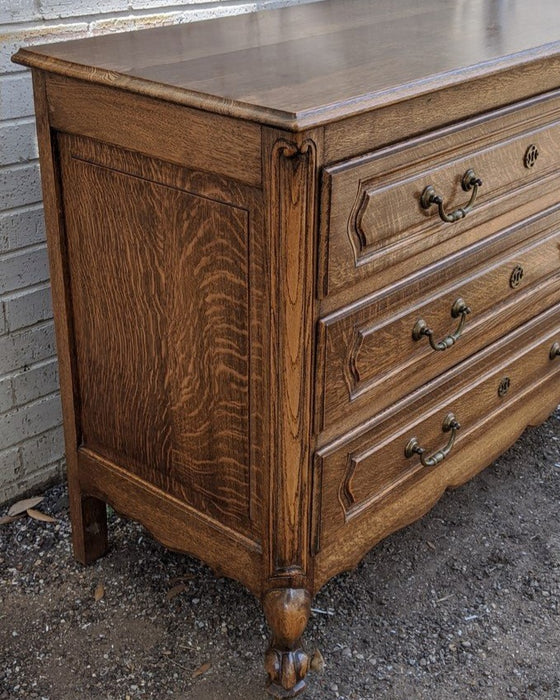 LARGE OAK COUNTRY FRENCH CHEST