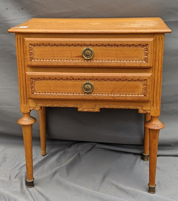 WILLIAM AND MARY 2 DRAWER STAND