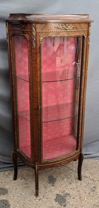 LOUIS XV SMALL CURVED FRONT VITRINE WITH ORMOLU