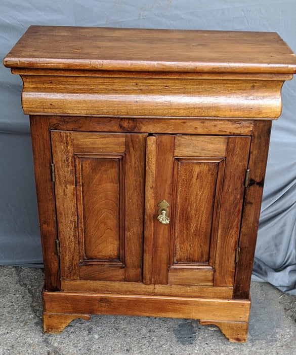 SMALL LOUIS PHILLIPE CABINET