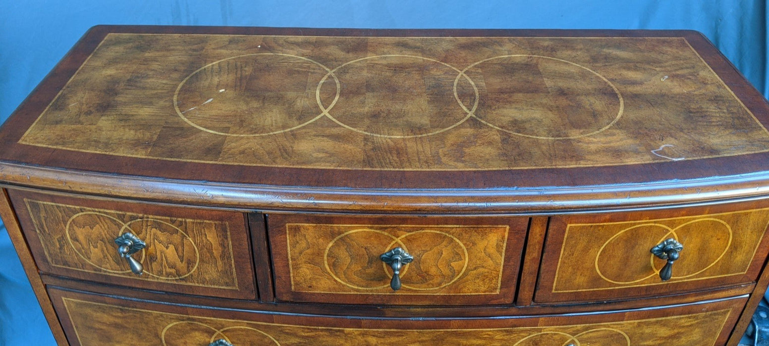 ORNATE MAHOGANY FEDERAL STYLE CHEST