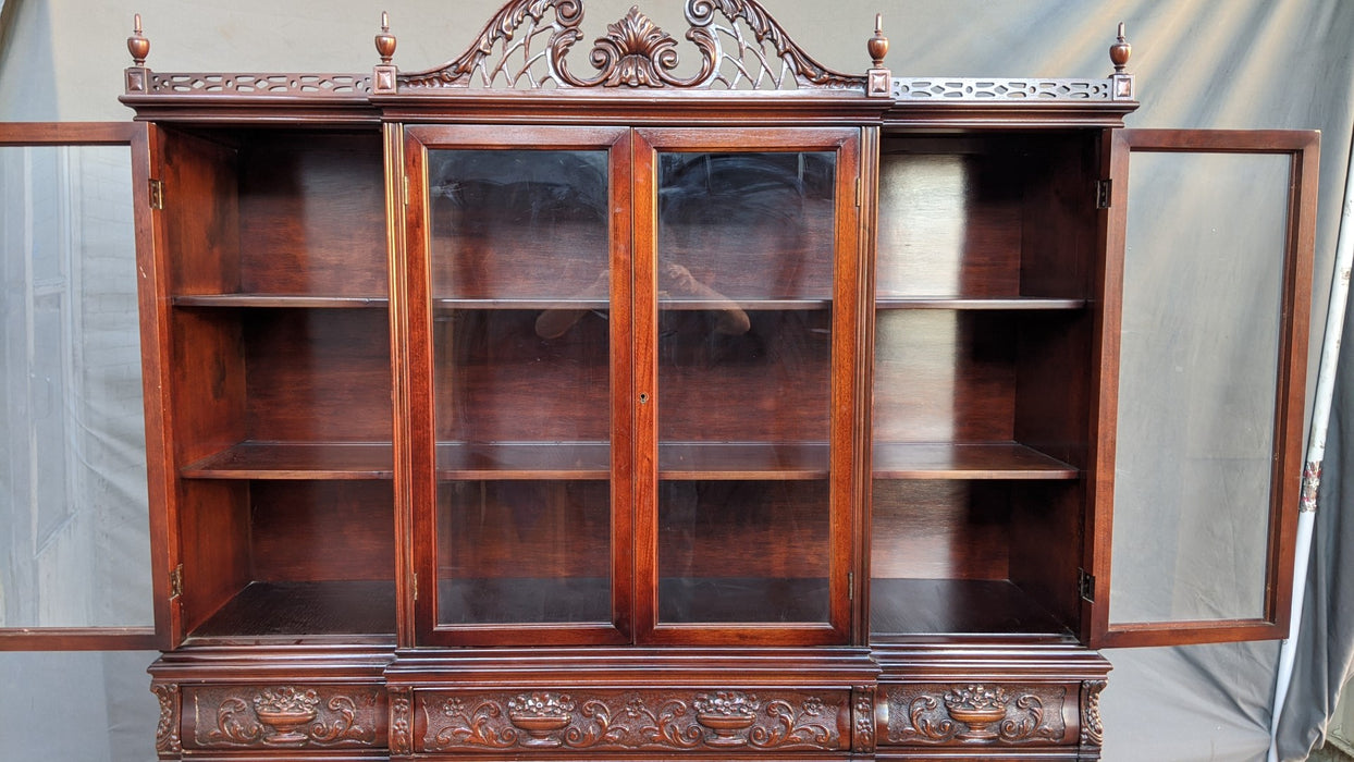 FEDERAL STYLE MAHOGANY CHINA CABINET BOOKCASE WITH ASIAN DETAILS mid 20th century