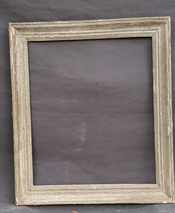 SHABBY WHITE FRAME