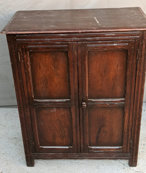 SMALL ENGLISH OAK CABINET