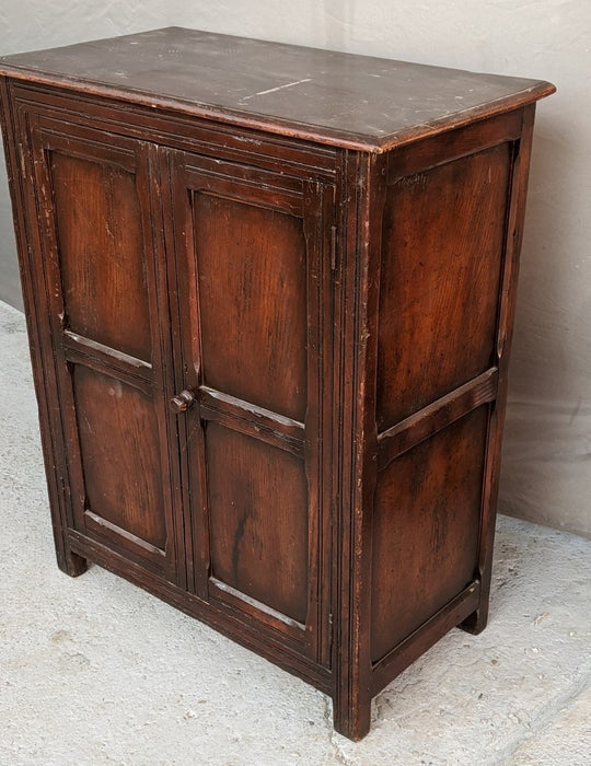 SMALL ENGLISH OAK CABINET