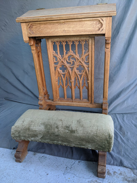 FANCY OAK KNEELER