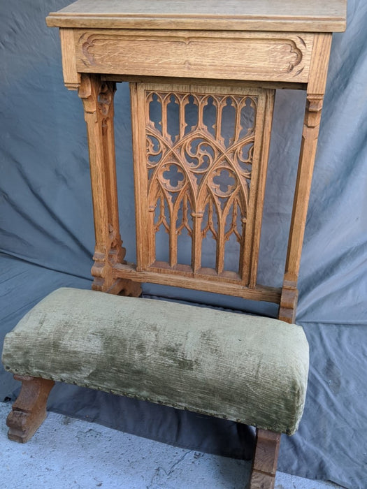 FANCY OAK KNEELER