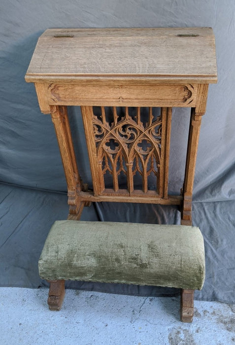 FANCY OAK KNEELER