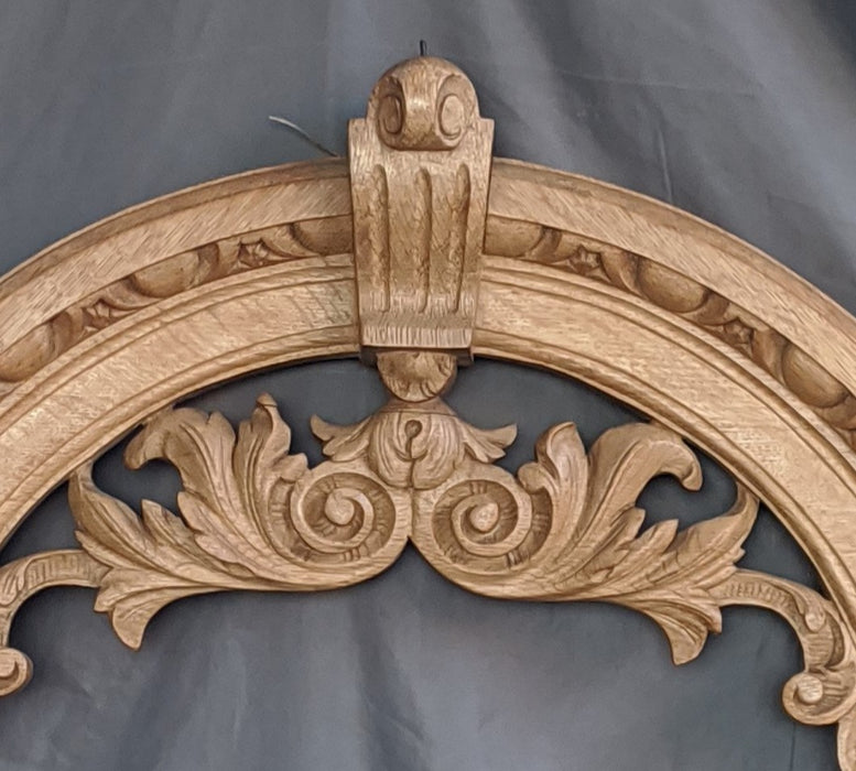 ARCHED CARVED OAK NICHE FRONT FRAME WITH CHERUB FACE