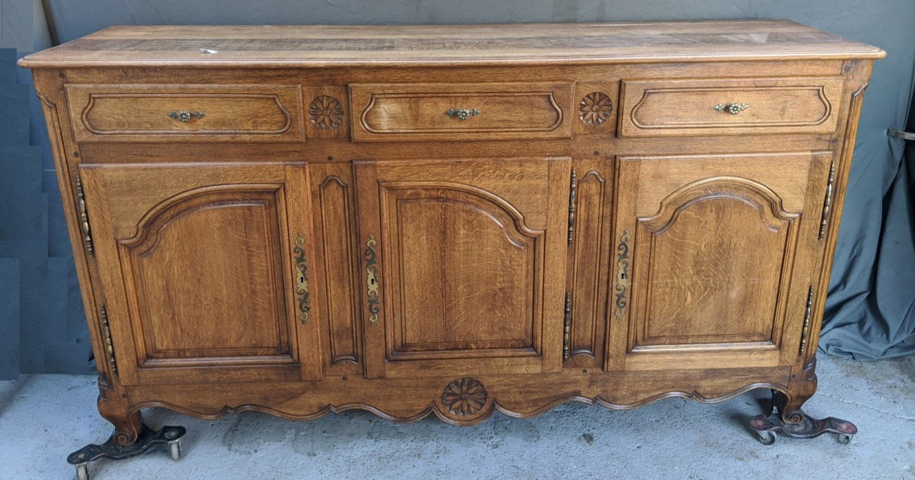 LARGE COUNTRY FRENCH OAK SIDEBOARD WITH ROSETTE