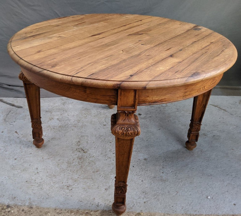 LIEGES OAK ROUND TABLE AND 4 CHAIRS
