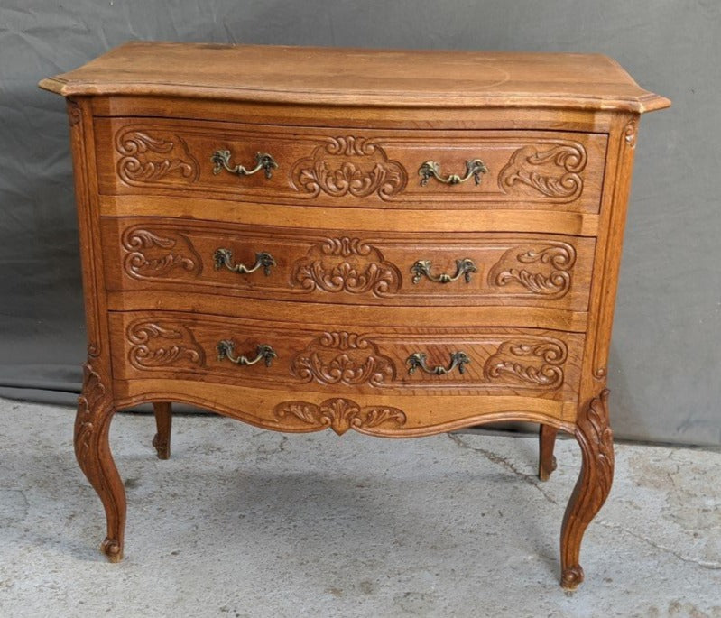 SMALL LIGHT OAK OXBOW COUNTRY FRENCH CHEST