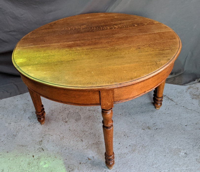 LARGE LOUIS PHLIPPE TABLE WITH LARGE LEAF