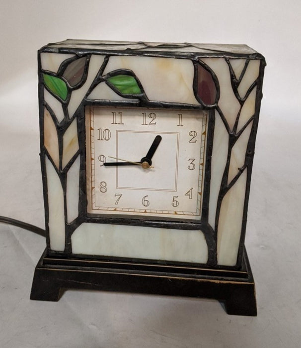 TABLE TOP TIFFANY STYLE STAINED GLASS CLOCK