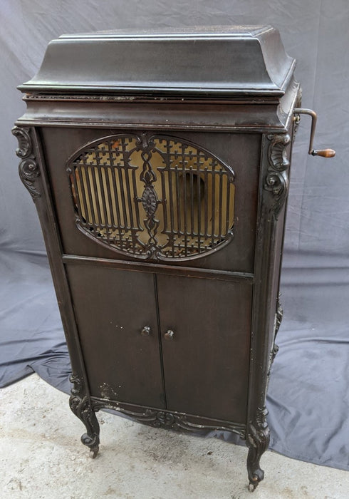 FANCY TURN OF THE CENTURY MAHOGANY VICTROLA IN WORKING ORDER