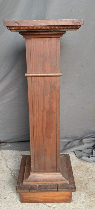 WOOD SQUARE COLUMN STAND