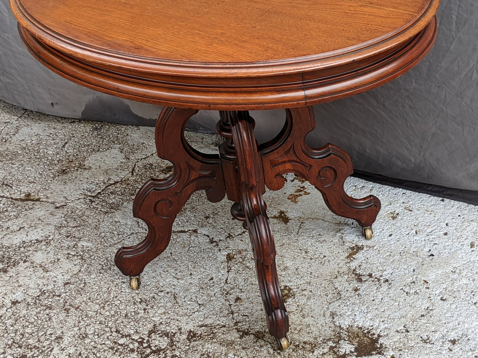 OVAL VICTORIAN CENTER TABLE