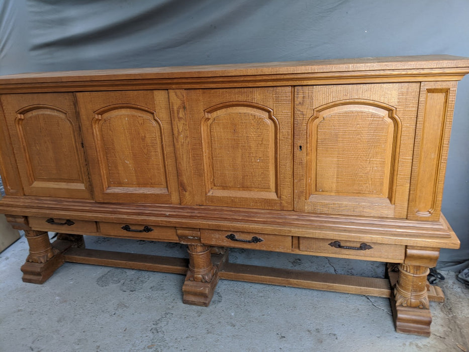 RUSTIC OAK LARGE 4 DOOR CABINET WITH COLUMNS