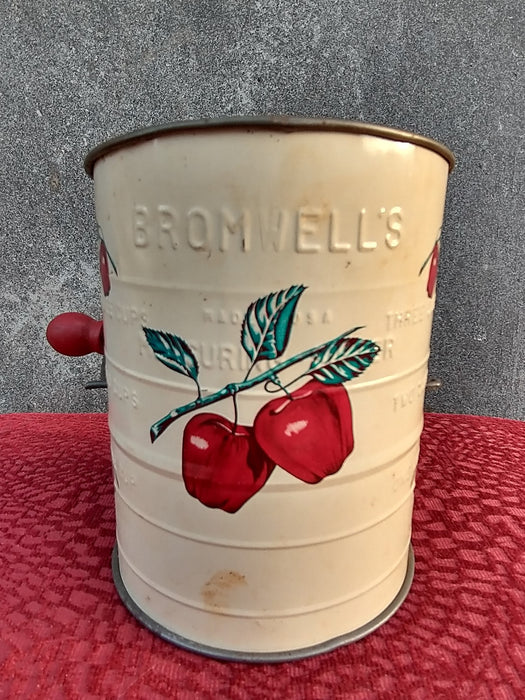 PAINTED FLOUR SIFTER
