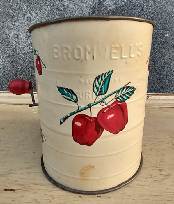 PAINTED FLOUR SIFTER