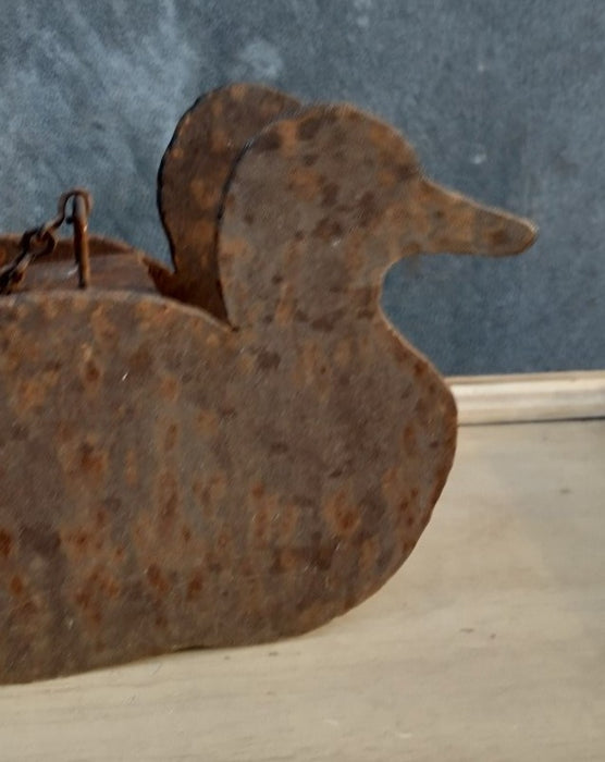 DOUBLE DUCK SILHOUETTE IRON HANGING ART