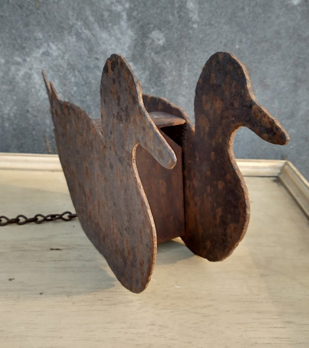 DOUBLE DUCK SILHOUETTE IRON HANGING ART