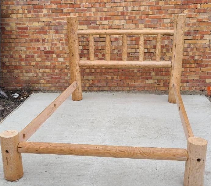 LOG BED WITH RAILS