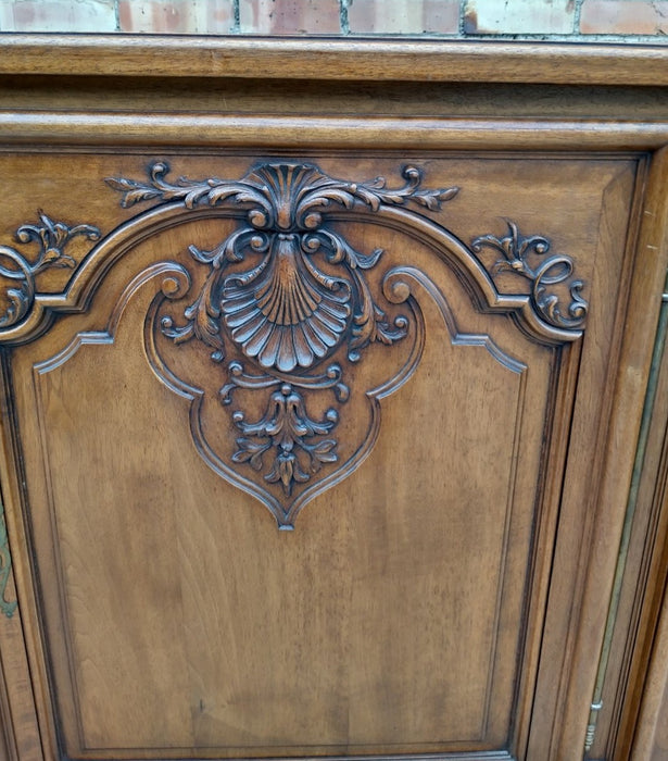 COUNTRY FRENCH WALNUT ENFILADE SIDEBOARD WITH SHELL CARVING