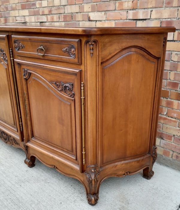 COUNTRY FRENCH WALNUT ENFILADE SIDEBOARD WITH SHELL CARVING