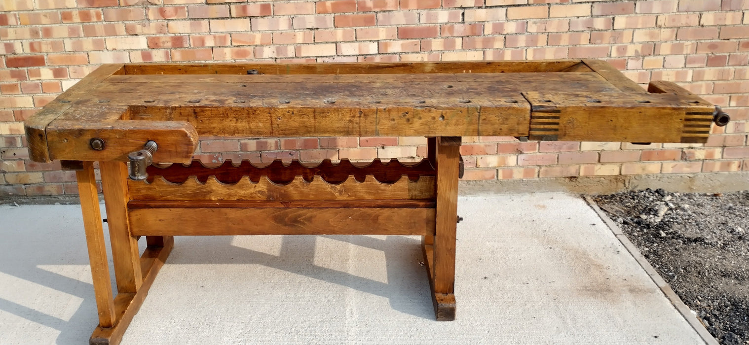 ANTIQUE WOODWORKERS BENCH