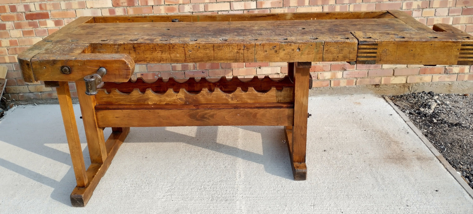 ANTIQUE WOODWORKERS BENCH