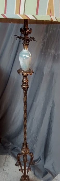 BRONZE FLOOR LAMP WITH SMALL ASIAN URN