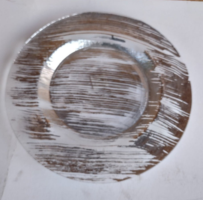 SILVER STRIATED CLEAR GLASS CHARGER