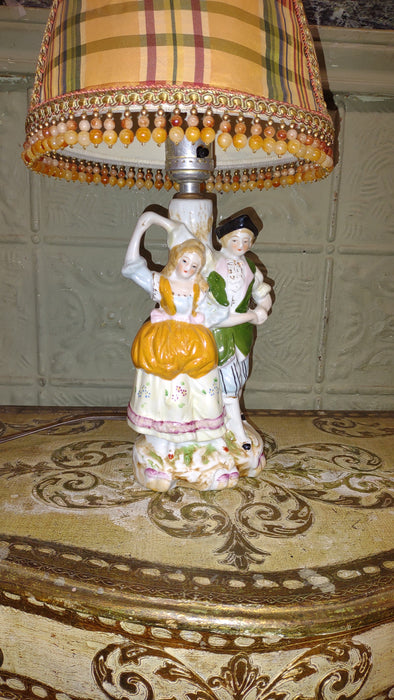 SMALL COUPLE FIGURAL LAMP WITH SHADE