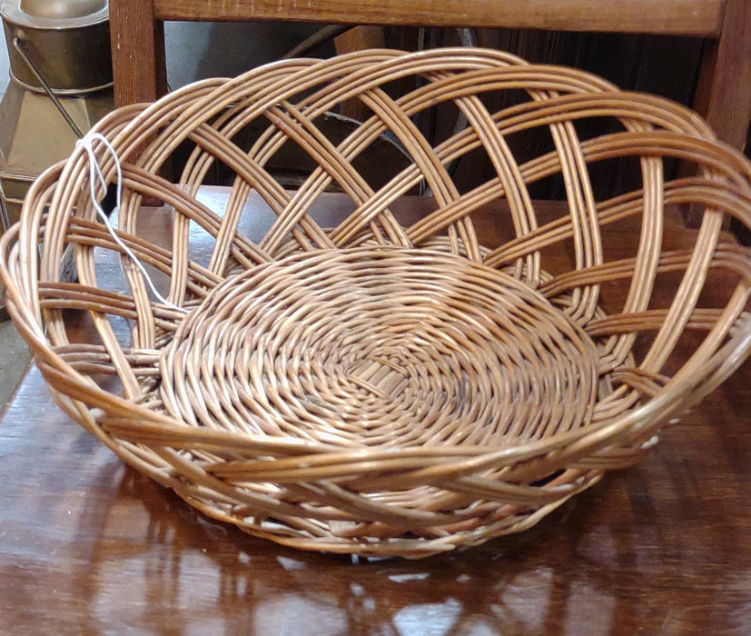 ROUND OPEN WEAVE BASKET