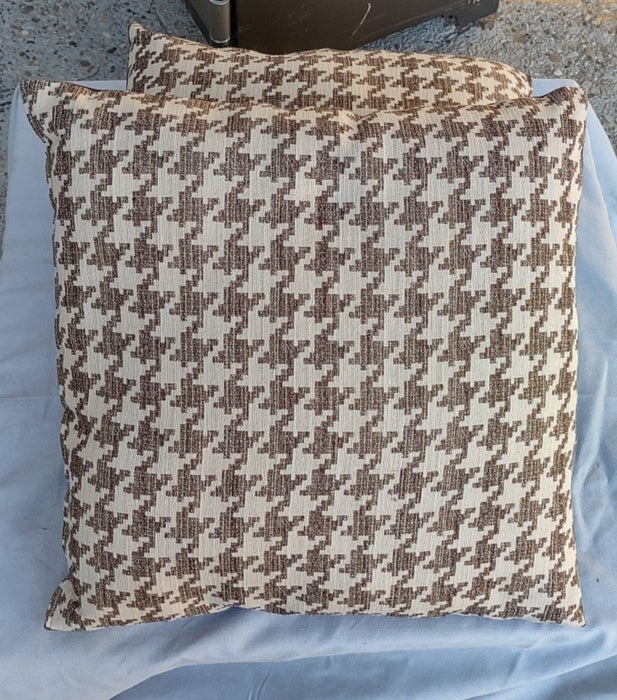 BROWN PATTERNED PILLOW