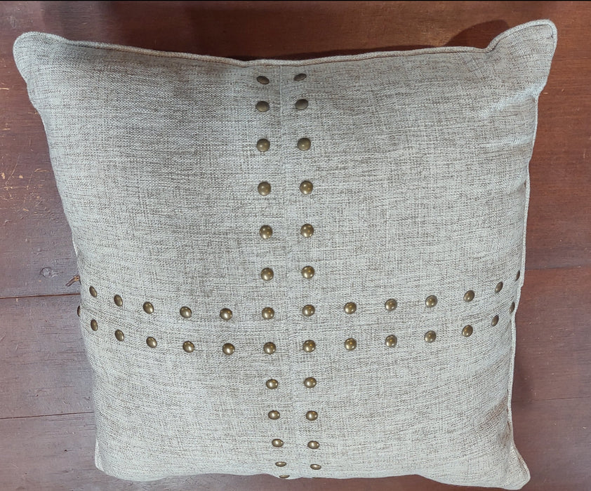PILLOW WITH BRASS BUTTONS