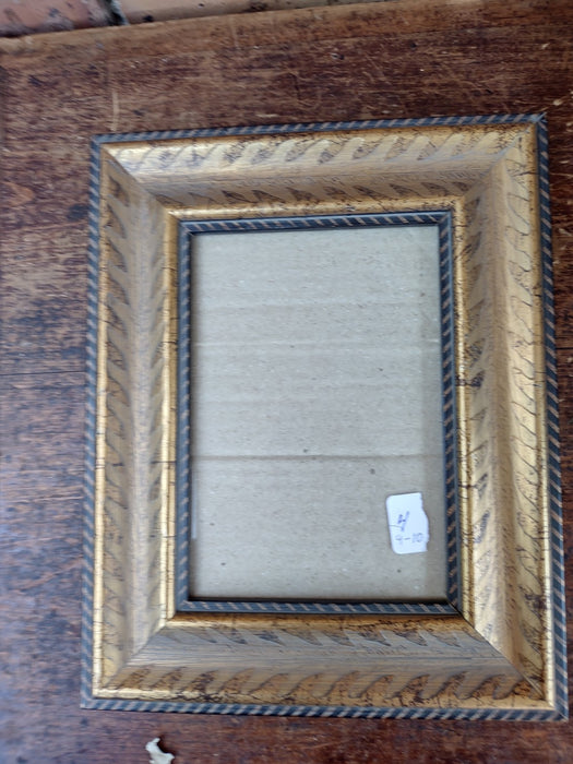 SMALL WHITE AND GOLD WOOD FRAME