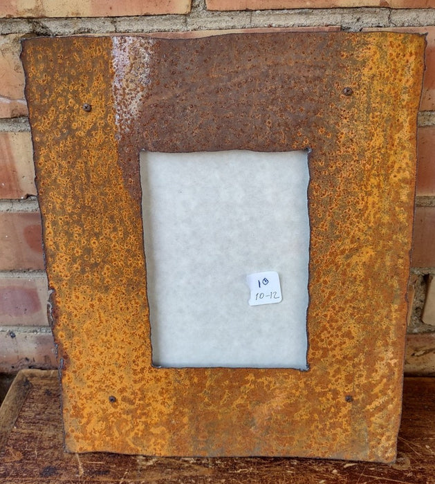 RUSTY METAL FRAME