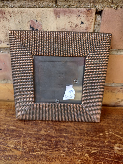 SMALL SQUARE BRONZE COLOR METAL FRAME