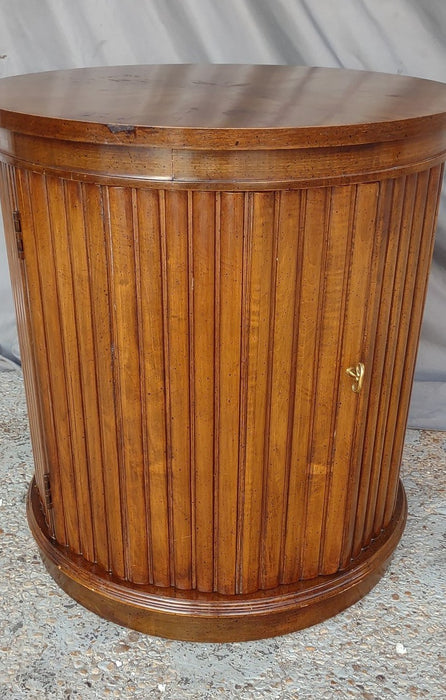 CYLINDRICAL VINTAGE REEDED SIDE TABLE