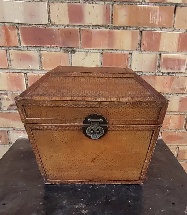 LEATHER AND WOOD DOMED LID BOX