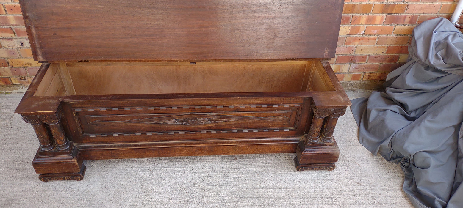HIGH BACK CARVED ITALIAN BENCH