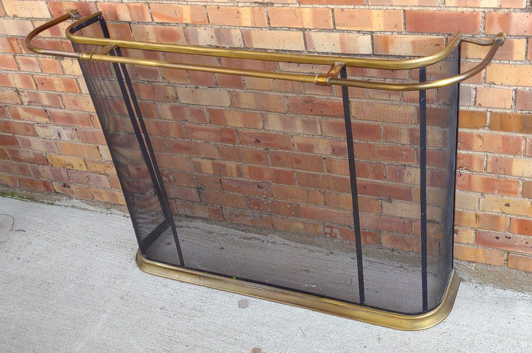 STANDING BRASS AND MESH FIRE SCREEN